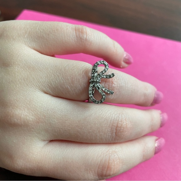 Juicy Couture | Silver Bow Ribbon Rhinestone Ring | Size 6 - Picture 2 of 6